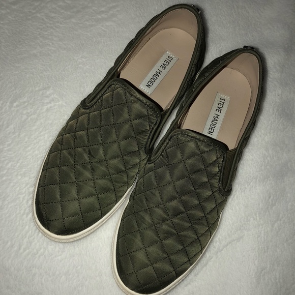Steve Madden Shoes - ‼️CLOSET CLEAROUT‼️ Steve Madden Ecentrcq Sneaker